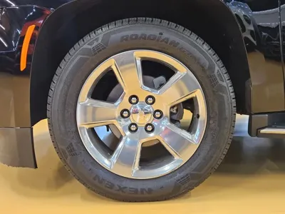Chevrolet Surburban 2017, 117500 км, за 19543.98 USD
