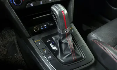Hyundai Avante 2018, 82353 км, за 8125.85 USD - фото 9