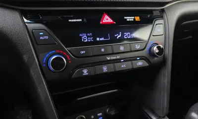 Hyundai Avante 2018, 82353 км, за 8125.85 USD - фото 11