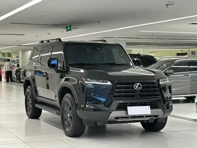 Lexus GX 2025, 18000 км, за 109931.56 USD