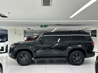 Lexus GX 2025, 18000 км, за 109931.56 USD