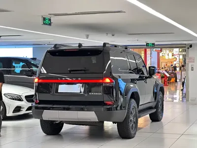 Lexus GX 2025, 18000 км, за 109931.56 USD