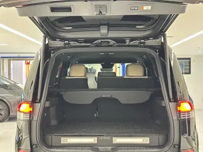 Lexus GX 2025, 18000 км, за 109931.56 USD - фото 8