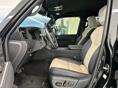 Lexus GX 2025, 18000 км, за 109931.56 USD - фото 9