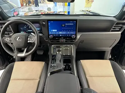 Lexus GX 2025, 18000 км, за 109931.56 USD - фото 20