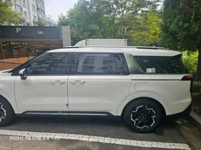 Kia Canival 2025, 30100 км, за 17191.81 USD