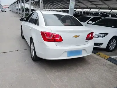 Chevrolet Cruze 2015, 87500 км, за 2559.59 USD