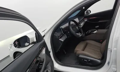 BMW 5-Series 2026, 5099 км, за 47209.72 USD - фото 10