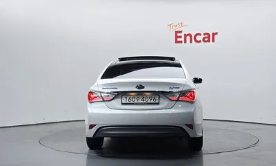 Hyundai Sonata 2013, 111534 км, за 3172.93 USD