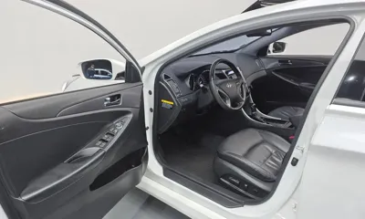 Hyundai Sonata 2013, 111534 км, за 3172.93 USD - фото 11