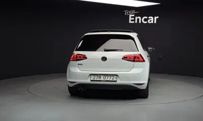 Volkswagen Golf 2016, 241922 км, за 7069.71 USD