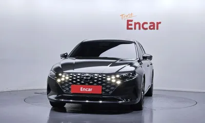 Hyundai Grandeur 2022, 81439 км, за 11356.18 USD