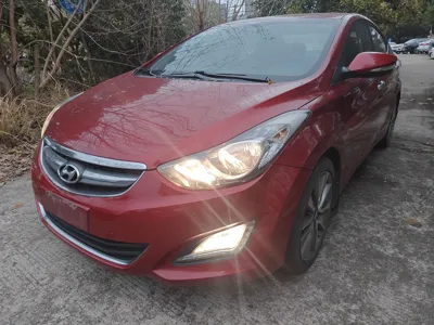 Hyundai Elantra · 2015 год