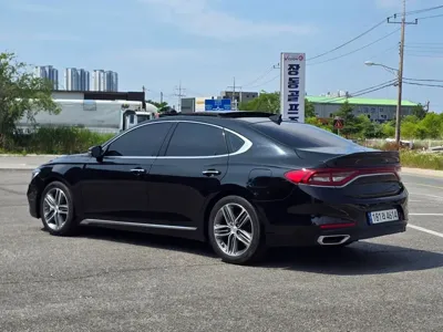 Hyundai Grandeur 2018, 58000 км, за 8467.9 USD