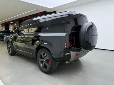 Land Rover Defender 2023, 100000 км, за 79015.54 USD