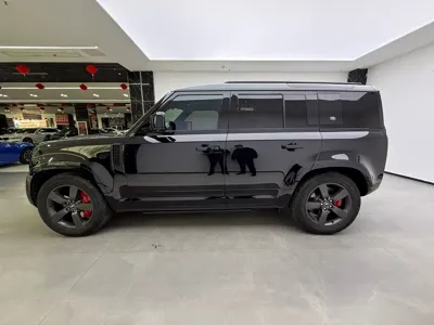 Land Rover Defender 2023, 100000 км, за 79015.54 USD