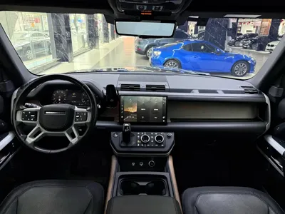 Land Rover Defender 2023, 100000 км, за 79015.54 USD - фото 8