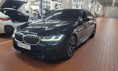 BMW 5-Series · 2023 год