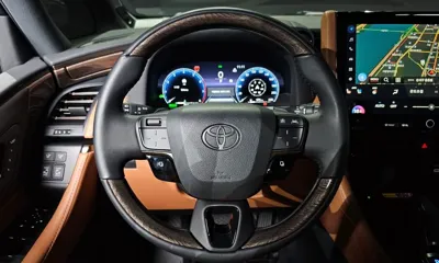 Toyota Alphard 2024, 2347 км, за 73568.02 USD - фото 13