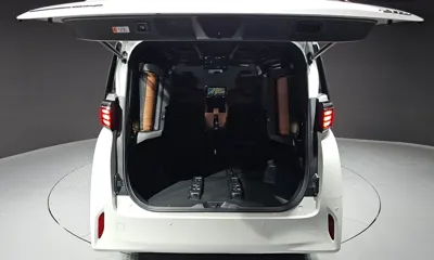 Toyota Alphard 2024, 2347 км, за 73568.02 USD - фото 20