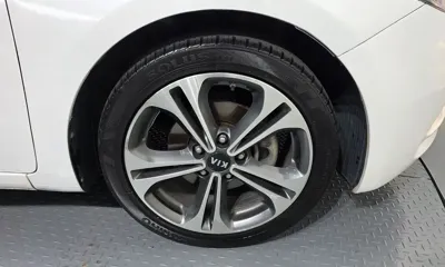 Kia K3 2013, 97090 км, за 3843.65 USD