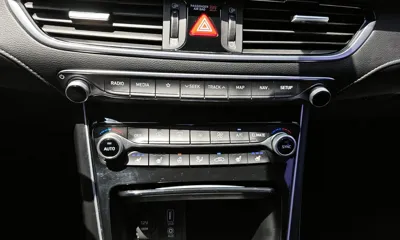 Hyundai Grandeur 2017, 104279 км, за 8013.03 USD - фото 16