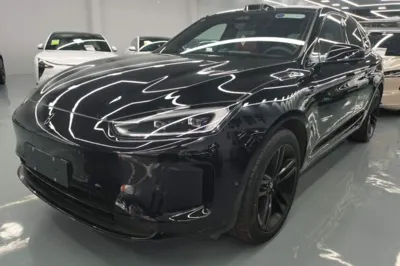 Hima AITO M5 · 2025 год