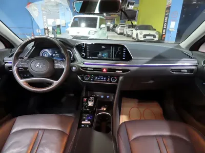 Hyundai Sonata 2021, 138000 км, за 10174.61 USD