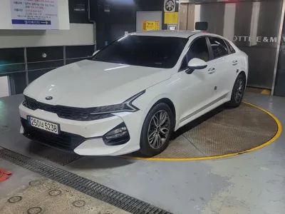 Kia K5 · 2021 год
