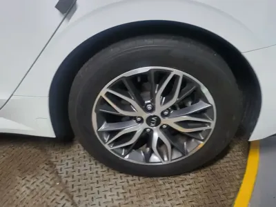 Kia K5 2021, 125541 км, за 9183.41 USD