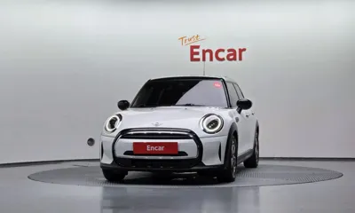 MINI Cooper 2023, 20680 км, за 15222.5 USD