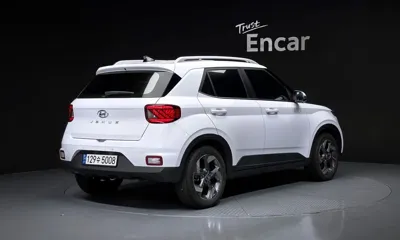 Hyundai Venue 2023, 24862 км, за 14723.13 USD