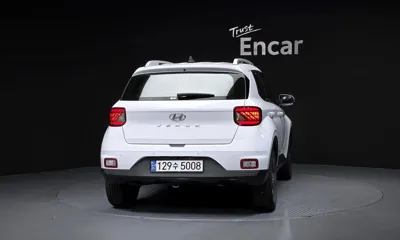 Hyundai Venue 2023, 24862 км, за 14723.13 USD