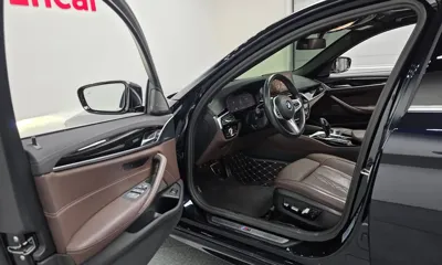BMW 5-Series 2022, 22551 км, за 124288.06 USD - фото 10