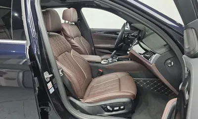 BMW 5-Series 2022, 22551 км, за 124288.06 USD - фото 11