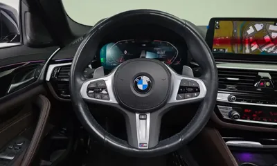 BMW 5-Series 2022, 22551 км, за 124288.06 USD - фото 13
