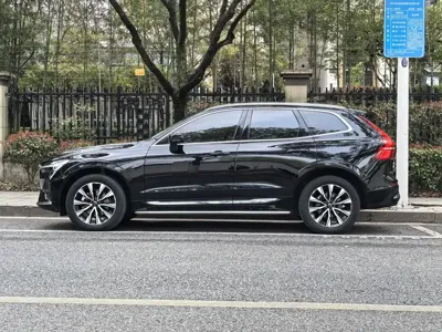 Volvo XC60 2023, 60000 км, за 23070.79 USD