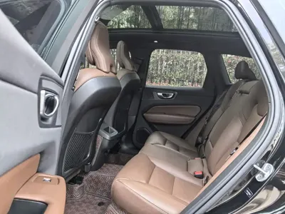 Volvo XC60 2023, 60000 км, за 23070.79 USD