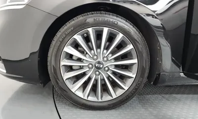 Kia K7 2018, 115048 км, за 7410.78 USD
