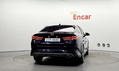 Kia K5 2017, 72714 км, за 7811.47 USD