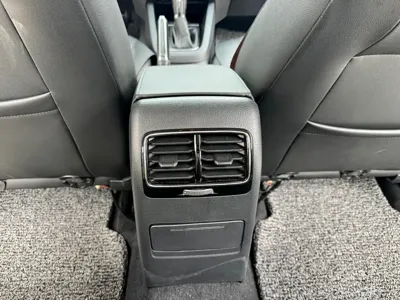 Volkswagen Sagitar 2018, 56800 км, за 5795.7 USD - фото 23