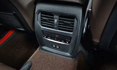 BMW i4 2022, 12832 км, за 33991 USD - фото 31