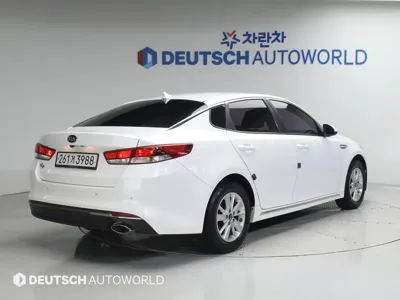 Kia K5 2016, 119096 км, за 5244.85 USD