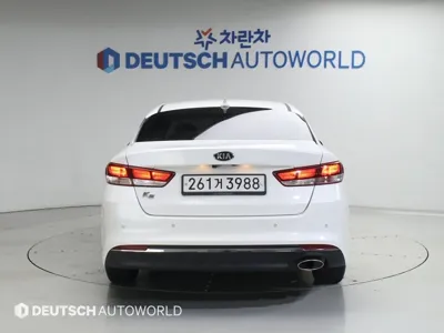Kia K5 2016, 119096 км, за 5244.85 USD
