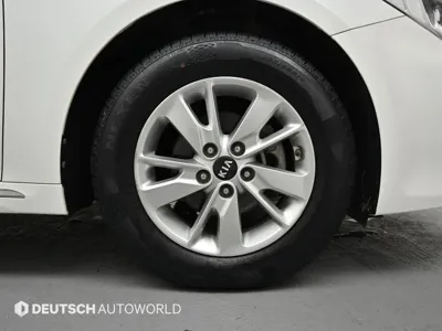 Kia K5 2016, 119096 км, за 5244.85 USD