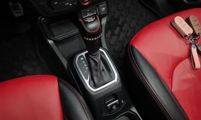 Jeep Renegade 2018, 140924 км, за 6078.62 USD - фото 9