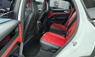 Porsche Cayenne 2025, 4165 км, за 105031.49 USD - фото 12