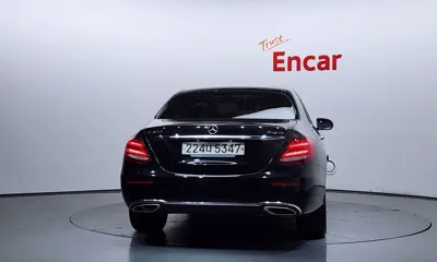 Mercedes-Benz E-Class 2019, 45648 км, за 16381.71 USD - фото 4