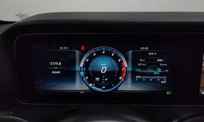Mercedes-Benz E-Class 2019, 45648 км, за 16381.71 USD - фото 8