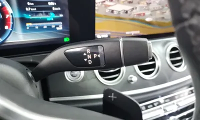 Mercedes-Benz E-Class 2019, 45648 км, за 16381.71 USD - фото 9